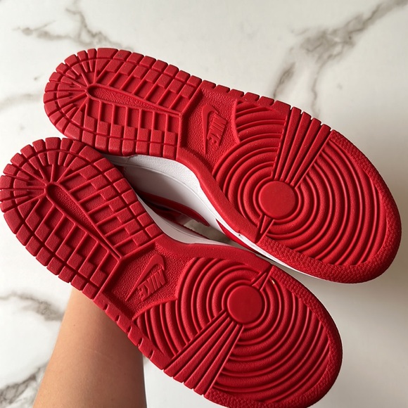 Red Nike Dunk High (GS) - Picture 5 of 9